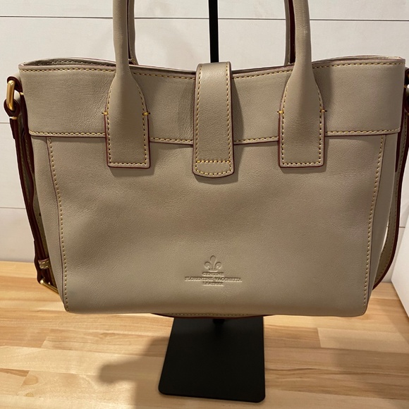 🤍Dooney & Bourke Amelie Tote in grey color🤍 - Picture 6 of 9